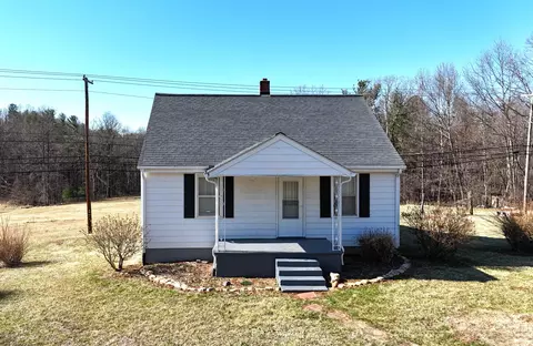 376 Southside Dr, Rocky Mount, VA 24151