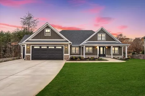 1161 Golf View Ct, Huddleston, VA 24104