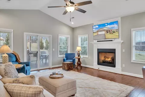 Living - 341 Bermuda Dr, Hardy, VA 24101 photo 3 of 3