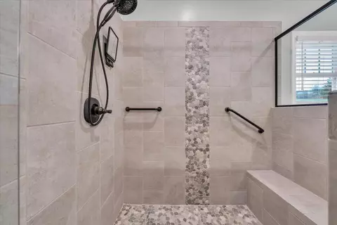 Bath - 341 Bermuda Dr, Hardy, VA 24101 photo 4 of 5