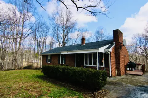 108 Maple Ridge Ct, Vinton, VA 24179