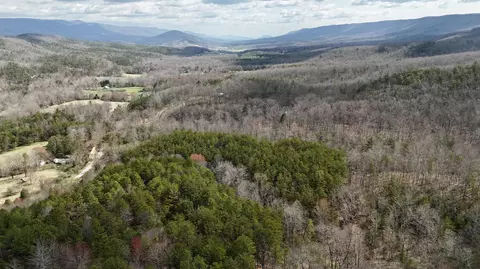 2276 Johns Creek Rd, New Castle, VA 24127