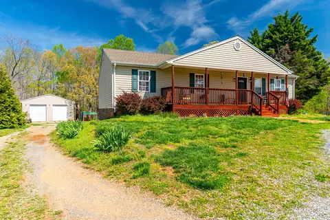 2305 Smith Mountain Lake Pkwy, Huddleston, VA 24104