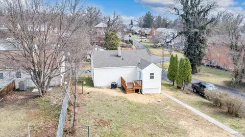 View/Area - 2002 Wayne St NE, Roanoke, VA 24012 photo 1 of 2