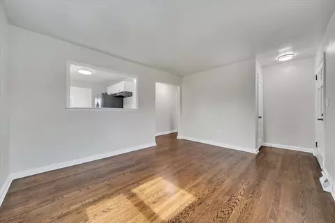 Living - 2002 Wayne St NE, Roanoke, VA 24012 photo 5 of 5