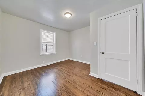 Bedroom - 2002 Wayne St NE, Roanoke, VA 24012 photo 2 of 3