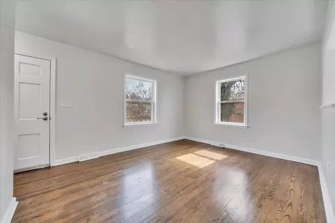 Living - 2002 Wayne St NE, Roanoke, VA 24012 photo 3 of 5