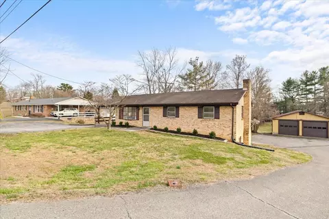 1471 Mud Pike Rd NW, Christiansburg, VA 24073