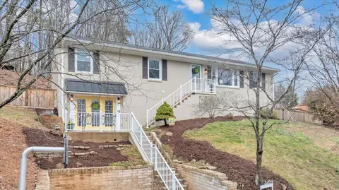3425 Overhill Trl, Roanoke, VA 24018