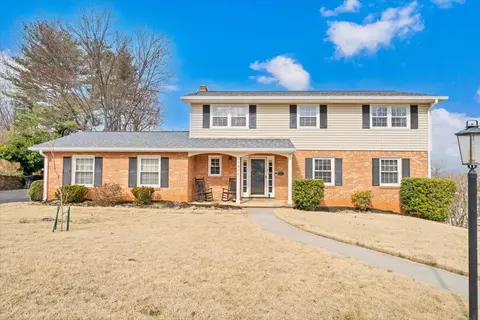 5855 Bighorn Dr, Roanoke, VA 24018