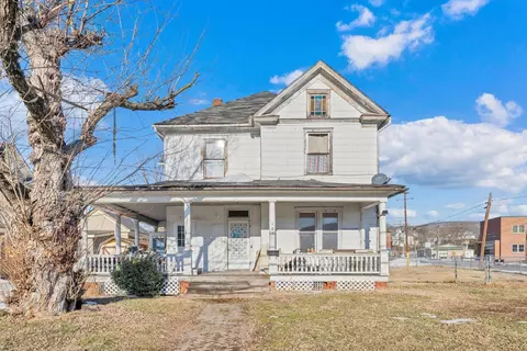 105 N Lexington Ave, Covington, VA 24426