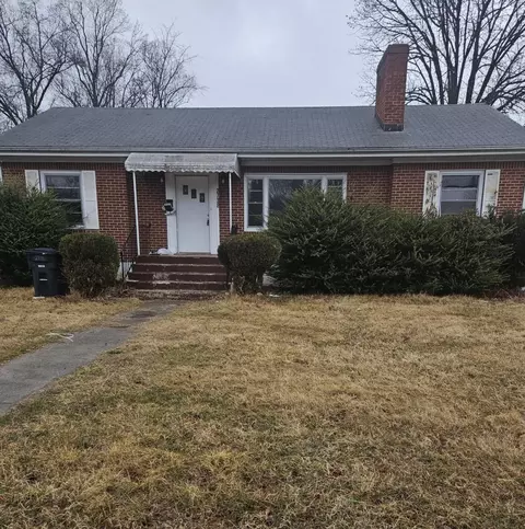 2738 Cedarhurst Ave NW, Roanoke, VA 24012