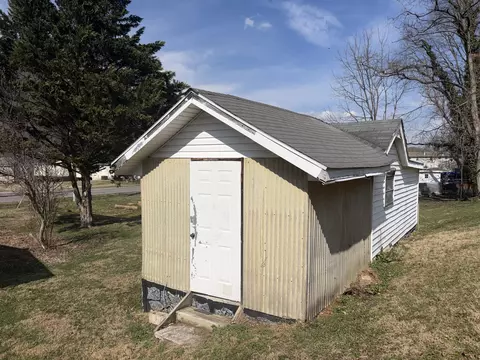 262 Lowe St, Buchanan, VA 24066 photo 8