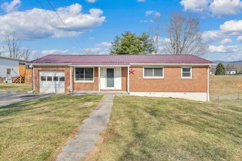 1111 Curve Rd, Pearisburg, VA 24134