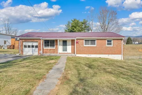 1111 Curve Rd, Pearisburg, VA 24134