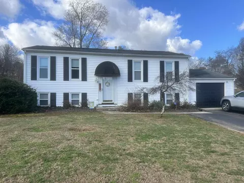 4160 Arlington Hills Dr, Roanoke, VA 24018