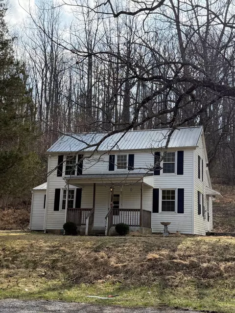3045 Mountain Pass Rd, Troutville, VA 24175