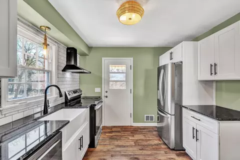 Kitchen - 1210 Howbert Ave SW, Roanoke, VA 24015 photo 2 of 4