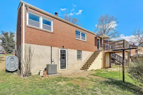Exterior - 1210 Howbert Ave SW, Roanoke, VA 24015 photo 9 of 13