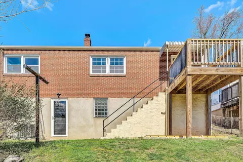 Exterior - 1210 Howbert Ave SW, Roanoke, VA 24015 photo 7 of 13