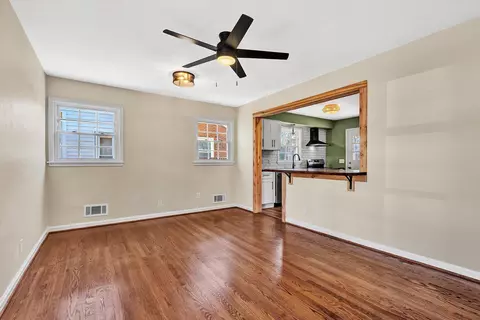 Living - 1210 Howbert Ave SW, Roanoke, VA 24015 photo 2 of 4