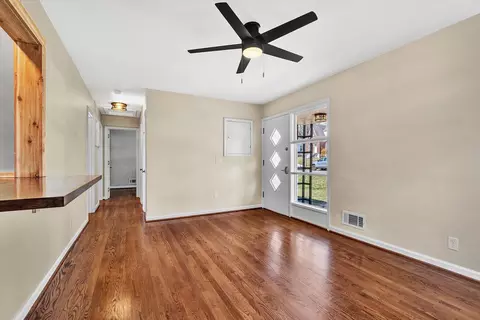 Living - 1210 Howbert Ave SW, Roanoke, VA 24015 photo 3 of 4