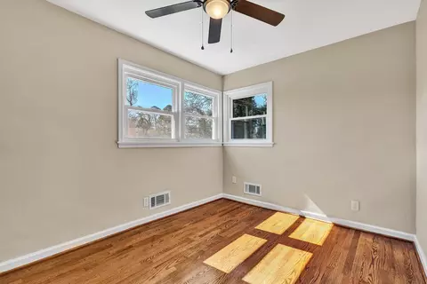 Bedroom - 1210 Howbert Ave SW, Roanoke, VA 24015 photo 3 of 4