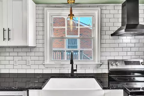 Kitchen - 1210 Howbert Ave SW, Roanoke, VA 24015 photo 3 of 4