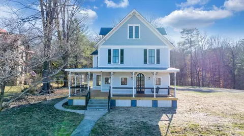 154 Mitchell Dr, New Castle, VA 24127