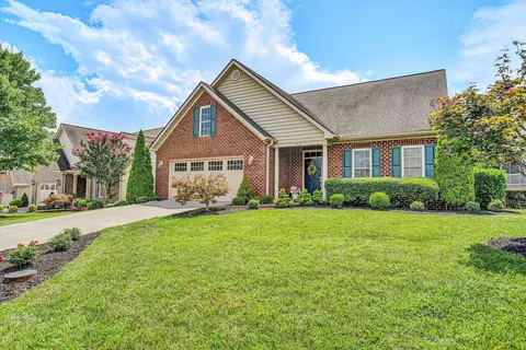 412 Deer Run Cir, Salem, VA 24153
