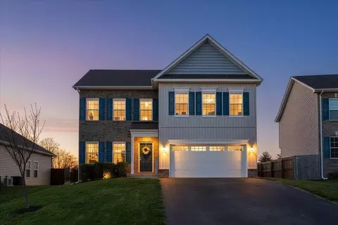 2064 Lawson Ln, Vinton, VA 24179