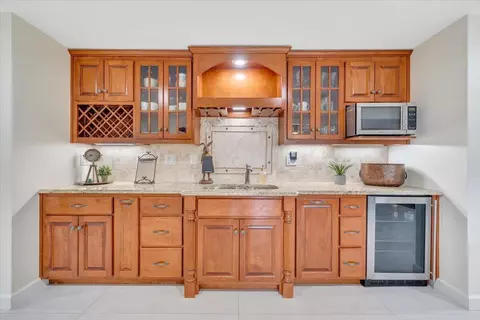 Kitchen - 110 Windward Dr, Moneta, VA 24121 photo 13 of 17