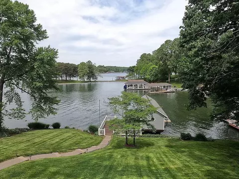 View/Area - 110 Windward Dr, Moneta, VA 24121 photo 1 of 11