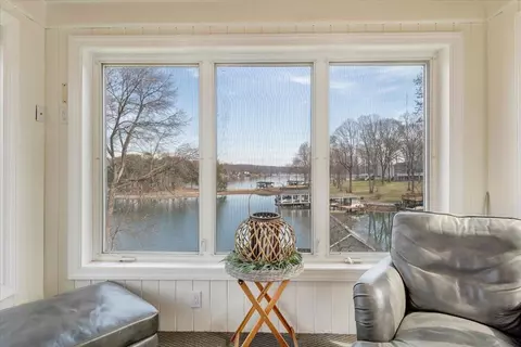 View/Area - 110 Windward Dr, Moneta, VA 24121 photo 4 of 11
