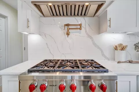 Kitchen - 110 Windward Dr, Moneta, VA 24121 photo 6 of 17
