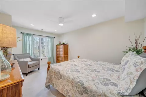 Bedroom - 110 Windward Dr, Moneta, VA 24121 photo 11 of 12