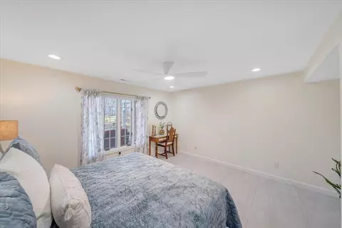 Bedroom - 110 Windward Dr, Moneta, VA 24121 photo 10 of 12