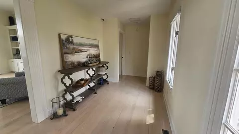 Entry Way - 110 Windward Dr, Moneta, VA 24121 photo 8 of 10