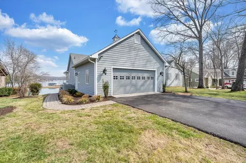 Exterior - 110 Windward Dr, Moneta, VA 24121 photo 18 of 26