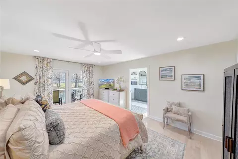 Bedroom - 110 Windward Dr, Moneta, VA 24121 photo 5 of 12