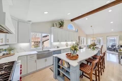 Kitchen - 110 Windward Dr, Moneta, VA 24121 photo 4 of 17