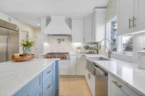 Kitchen - 110 Windward Dr, Moneta, VA 24121 photo 7 of 17