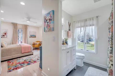 Bath - 110 Windward Dr, Moneta, VA 24121 photo 9 of 12