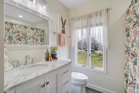 Bath - 110 Windward Dr, Moneta, VA 24121 photo 10 of 12