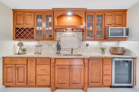 Kitchen - 110 Windward Dr, Moneta, VA 24121 photo 14 of 17