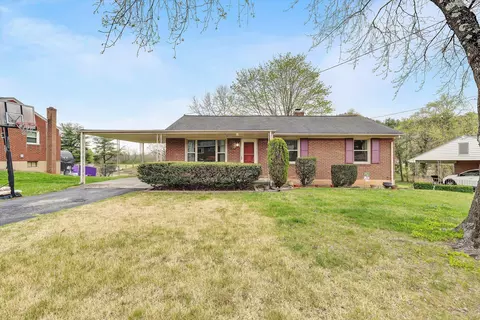 5240 Grandin Road Ext, Roanoke, VA 24018