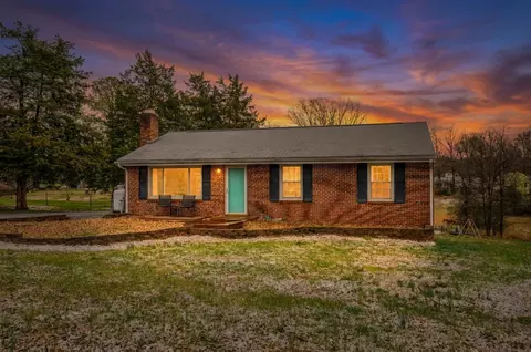 3007 Sleepy Ridge Dr, Bedford, VA 24523