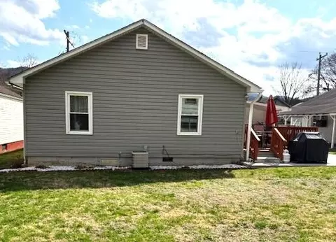 Exterior - 424 E Parrish St, Covington, VA 24426 photo 4 of 5
