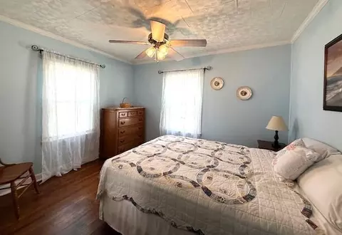 Bedroom - 424 E Parrish St, Covington, VA 24426 photo 3 of 5