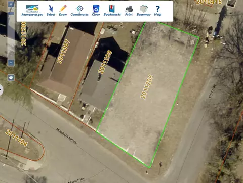 601 Moorman Ave NW, Roanoke, VA 24016